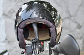 Do not hang your helmet onto a mirror